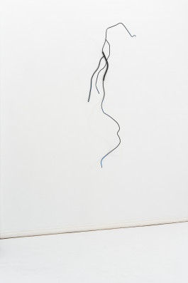 Zuza Golinska Untilted, 2021 (ZG/S 02) painted steel 160 x 50 x 40 cm