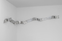Rebekka Benzenberg sweet dream or a beautiful nightmare 2024 300 x 10 cm Aluminum sheet